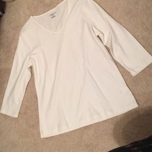 Relaxed material top